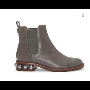 Vince Camuto-Louise et Cie ankle booties